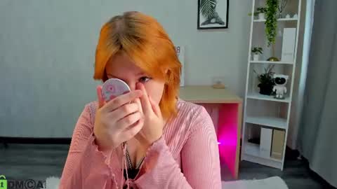 Snapshot of bella_wilde1 chatting on July 1, 1:18 am Cutie Belle online show from July 1, 1:18 am