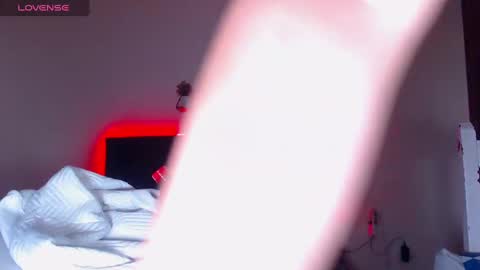 Snapshot of bella_xx9 chatting on January 3, 4:48 pm bella_xx9 online show from January 3, 4:48 pm