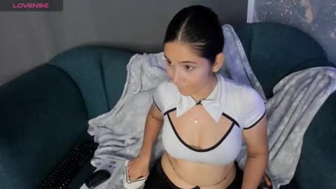 Bella Becca  online show from January 5, 8:45 pm