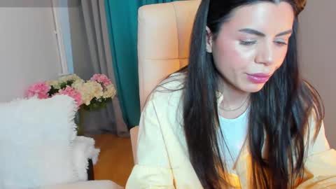 Snapshot of bellaanna25 chatting on March 10, 12:48 pm BellaAnna online show from March 10, 12:48 pm