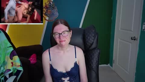 Snapshot of bellablake96 chatting on June 4, 6:25 pm BellaBlake96 online show from June 4, 6:25 pm