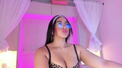 Bella  online show from May 16, 8:07 pm