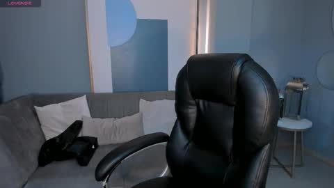  Bella C  online show from December 18, 12:33 pm