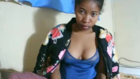 bellaena online show from April 5, 2:09 am