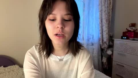 bellahood online show from March 16, 12:20 pm