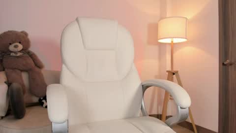 Bella Mia online show from May 4, 4:19 am