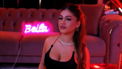 Snapshot of bellanoirre chatting on February 20, 6:41 pm Bella online show from February 20, 6:41 pm