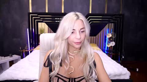 Bella online show from November 3, 10:21 pm