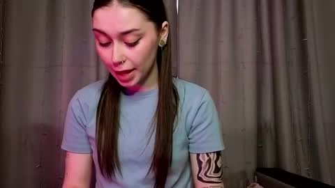 Snapshot of bellarison chatting on April 24, 10:28 am Daniela online show from April 24, 10:28 am
