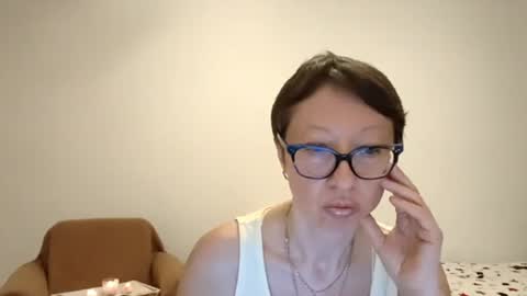 Snapshot of bellarose_2020 chatting on June 28, 7:53 pm Emma online show from June 28, 7:53 pm