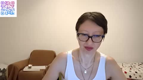 Snapshot of bellarose_2020 chatting on June 30, 8:32 pm Emma online show from June 30, 8:32 pm