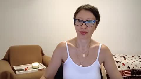 Snapshot of bellarose_2020 chatting on July 22, 7:27 pm Emma online show from July 22, 7:27 pm