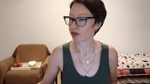 Snapshot of bellarose_2020 chatting on July 24, 7:12 pm Emma online show from July 24, 7:12 pm
