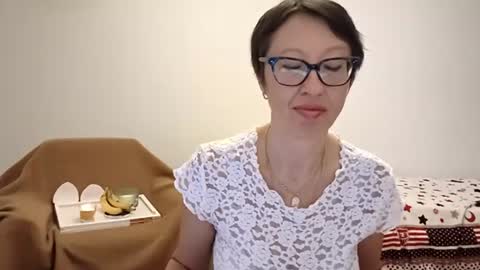 Snapshot of bellarose_2020 chatting on July 29, 7:23 pm Emma online show from July 29, 7:23 pm