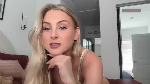 Isabella Ryder online show from March 17, 8:45 pm