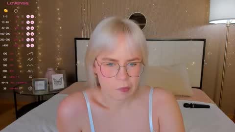 Bella online show from October 18, 12:57 am