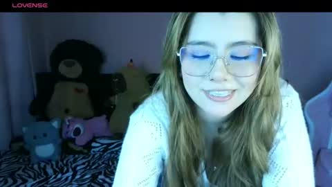 Snapshot of bellatrix_colen chatting on July 16, 2:56 pm Aleja online show from July 16, 2:56 pm