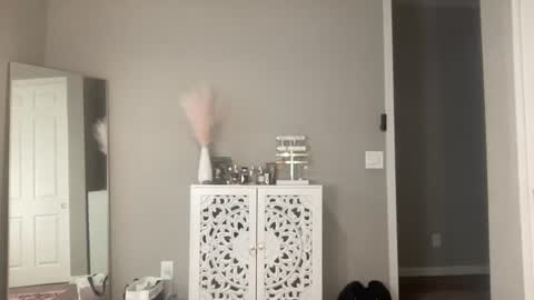 Snapshot of bellaxxboo chatting on July 17, 12:28 am Bella Rose online show from July 17, 12:28 am