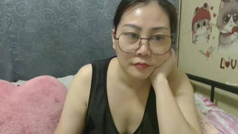 Snapshot of bellbabe chatting on January 8, 9:32 am Bella online show from January 8, 9:32 am