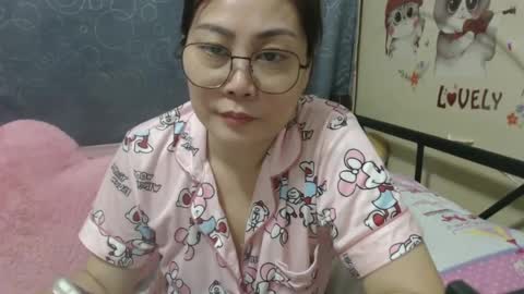 Snapshot of bellbabe chatting on January 12, 2:14 am Bella online show from January 12, 2:14 am