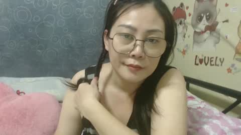 Snapshot of bellbabe chatting on January 24, 1:56 am Bella online show from January 24, 1:56 am