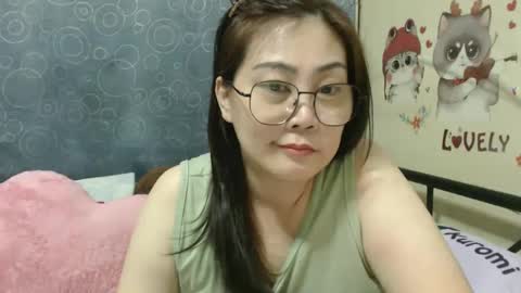 Snapshot of bellbabe chatting on March 4, 11:11 pm Bella online show from March 4, 11:11 pm