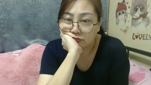 Snapshot of bellbabe chatting on March 12, 12:36 pm Bella online show from March 12, 12:36 pm