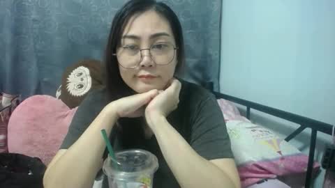 Snapshot of bellbabe chatting on November 4, 6:01 am Bella online show from November 4, 6:01 am