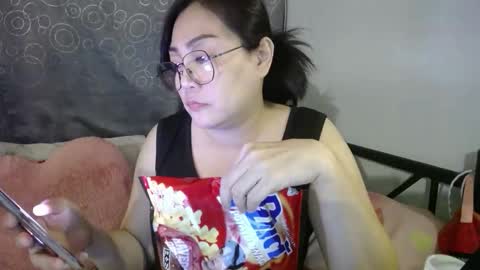 Snapshot of bellbabe chatting on January 17, 6:33 pm Bella online show from January 17, 6:33 pm