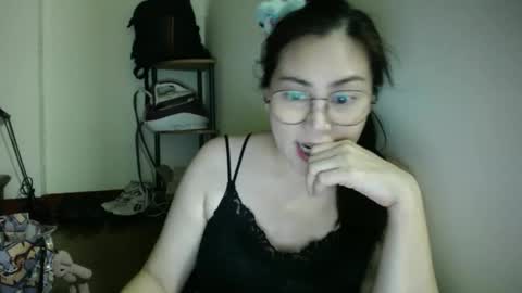 Snapshot of bellbabe chatting on February 7, 6:33 pm Bella online show from February 7, 6:33 pm