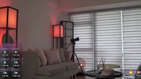 Snapshot of belle_adrienne chatting on November 2, 12:35 am Belle Adrienne IG online show from November 2, 12:35 am