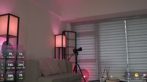 Snapshot of belle_adrienne chatting on November 2, 11:40 pm Belle Adrienne IG online show from November 2, 11:40 pm