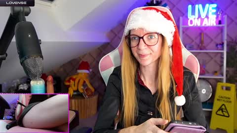 Snapshot of belle_alice chatting on December 17, 10:44 am Alice online show from December 17, 10:44 am