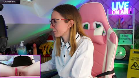 Snapshot of belle_alice chatting on February 4, 1:38 pm Alice online show from February 4, 1:38 pm