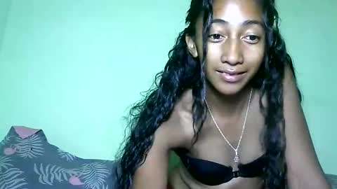 Snapshot of belle_annah chatting on March 28, 2:22 am belle_annah online show from March 28, 2:22 am