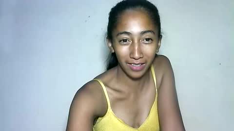 Snapshot of belle_annah chatting on April 1, 6:05 pm belle_annah online show from April 1, 6:05 pm