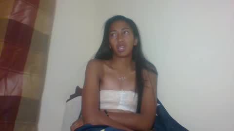 Snapshot of belle_annah chatting on April 22, 6:53 pm belle_annah online show from April 22, 6:53 pm