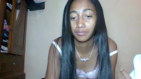 Snapshot of belle_annah chatting on April 27, 5:05 am belle_annah online show from April 27, 5:05 am