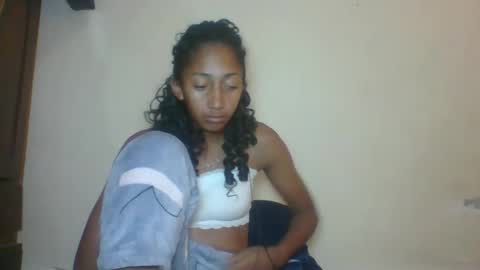 Snapshot of belle_annah chatting on May 12, 4:09 am belle_annah online show from May 12, 4:09 am