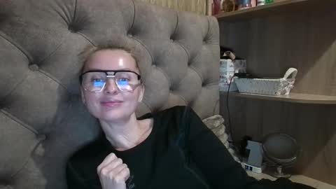 Amelia online show from October 30, 6:30 pm