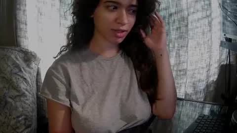 Snapshot of belleisaprincess chatting on August 8, 3:36 pm belle online show from August 8, 3:36 pm