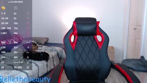 Snapshot of bellethebeauty20 chatting on February 2, 1:15 am Belle online show from February 2, 1:15 am