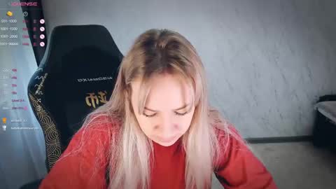 Snapshot of bellezza_ chatting on May 13, 4:59 pm Your Annabelle Wolf online show from May 13, 4:59 pm