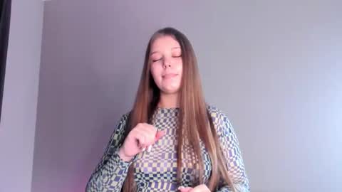 Kate online show from November 19, 1:33 pm