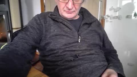 Snapshot of bemichel chatting on January 8, 10:06 am jaimetout online show from January 8, 10:06 am