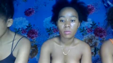 Snapshot of bemoniquee chatting on June 16, 7:38 pm bemoniquee online show from June 16, 7:38 pm