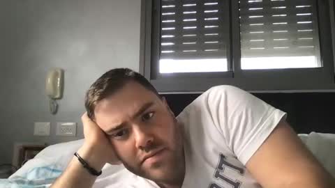 Snapshot of ben117 chatting on February 15, 12:43 pm ben117 online show from February 15, 12:43 pm