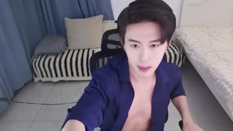 Snapshot of ben705676 chatting on October 17, 3:14 pm Ben online show from October 17, 3:14 pm