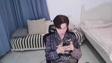 Snapshot of ben705676 chatting on October 26, 2:23 pm Ben online show from October 26, 2:23 pm