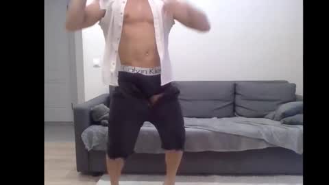 Snapshot of beniamain chatting on January 10, 11:00 am Alan online show from January 10, 11:00 am